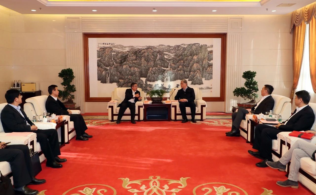 雷凡培會(huì)見中國船級社黨委副書記、總裁莫鑒輝一行
